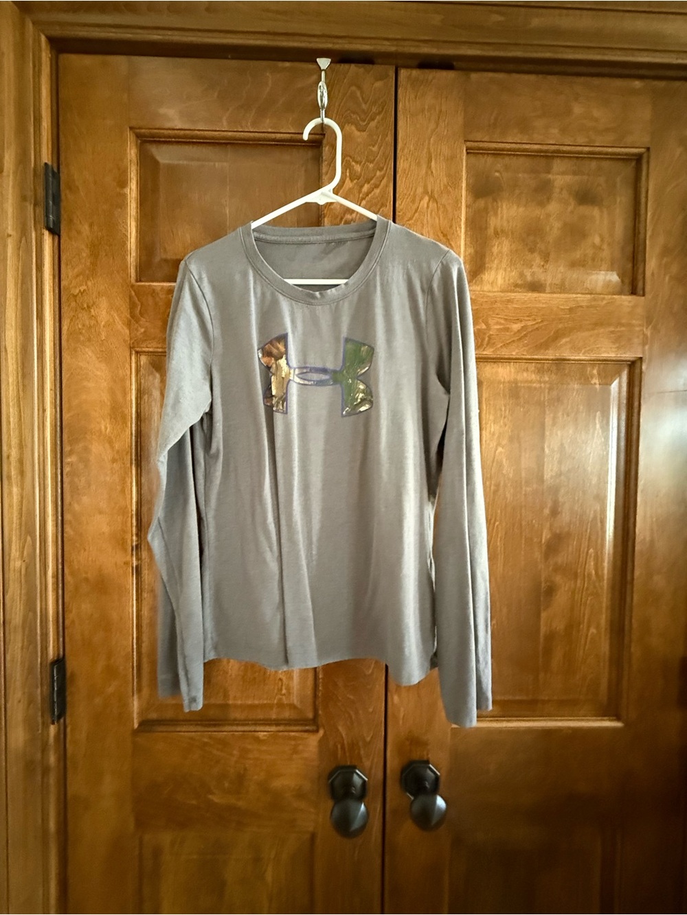 Under Armour Women's Long-Sleeve Shirt with Camo Accent - Size Large